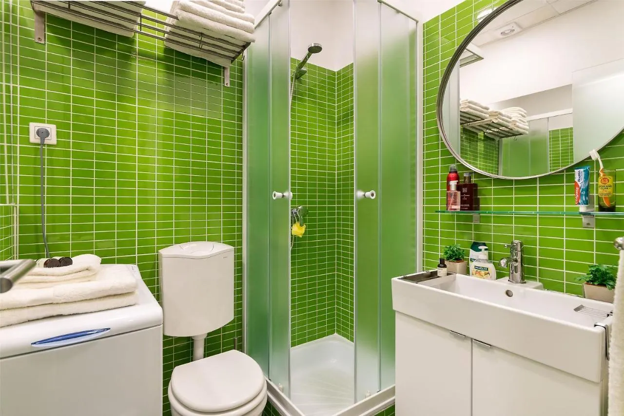 Secret Diamond Of The Budapest Apartment 0*,