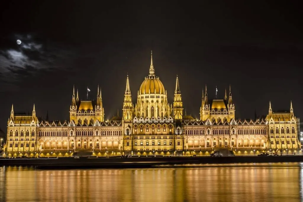 Secret Diamond Of The Budapest Apartment