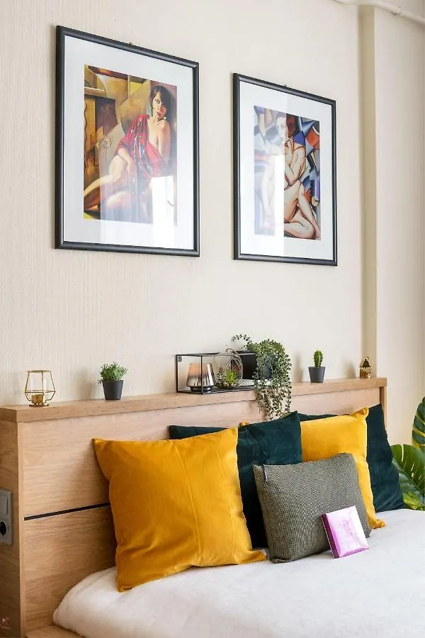 Secret Diamond Of The Budapest Apartment